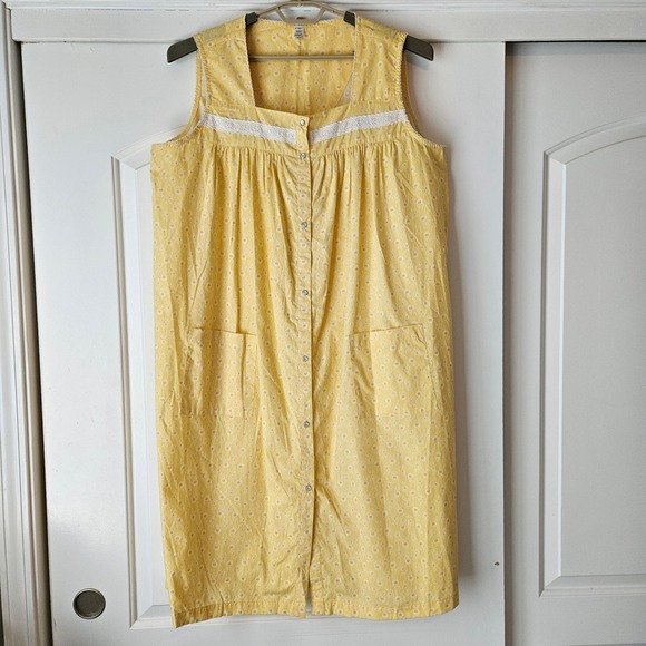 Pink K Other - Pink K Women XL Yellow Pearl Snap Front House Dress Duster Nightgown Daisy Lace